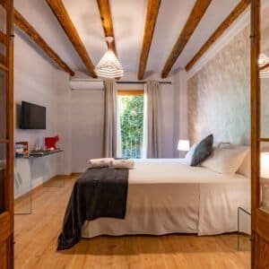 Priorat tour with overnight in cozy hotel