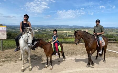 horseback ride in the Penedés and lunch in family cellar