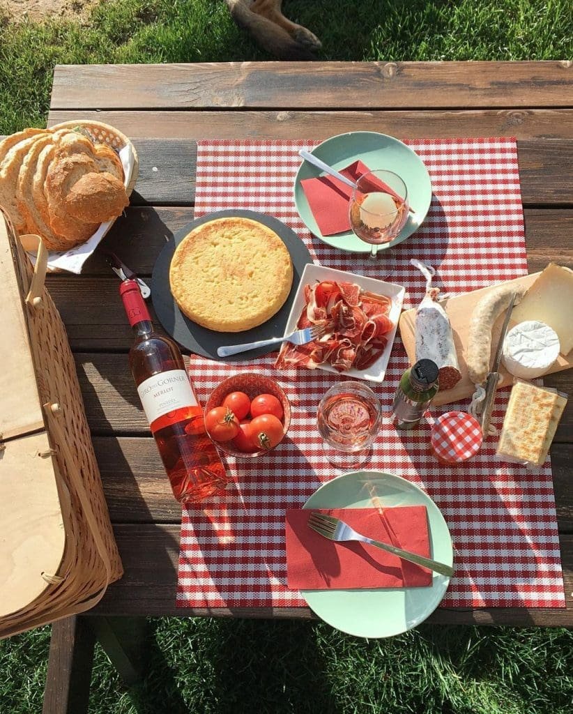 picnic with vine views