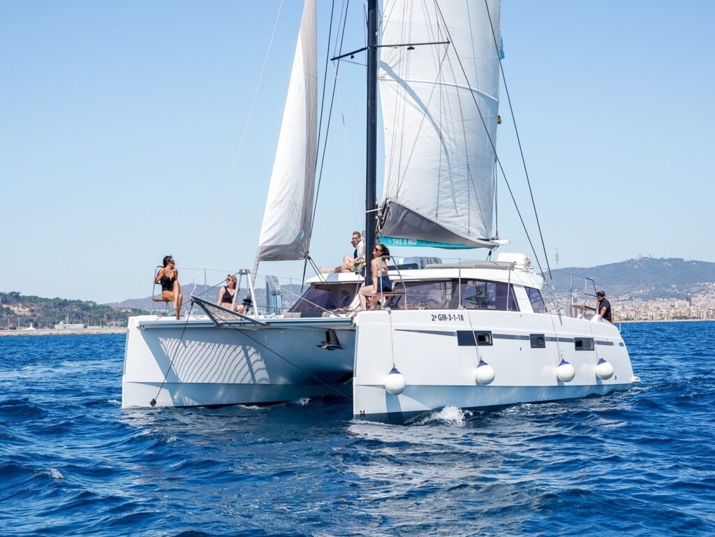 Catamaran tour from Barcelona with nearby wine cellar