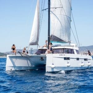 Catamaran tour from Barcelona with nearby wine cellar